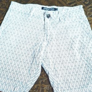Boys Mahi mahi Shorts Size 10 Color White